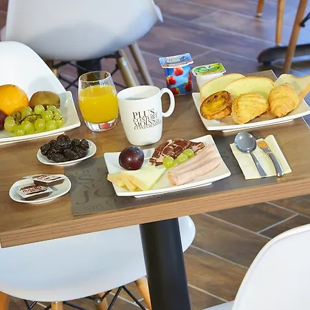 Kyriad Angers Ouest Otel 3*