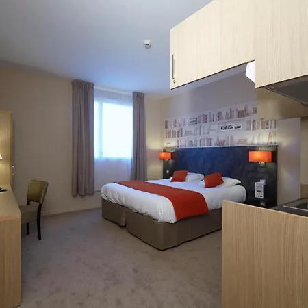 Otel Kyriad Angers Ouest 3*