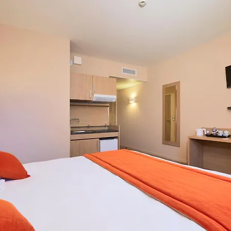 Hotel Kyriad Angers Ouest 3*