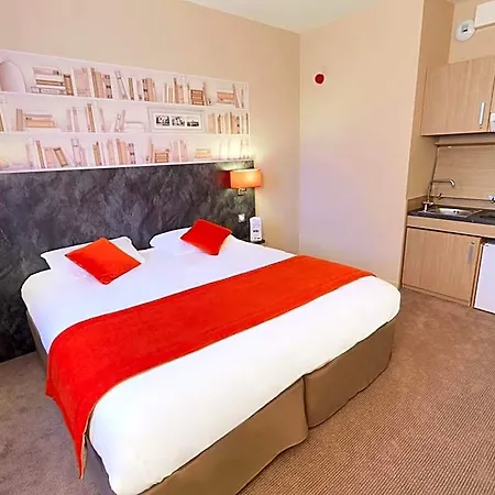 Otel Kyriad Angers Ouest 3*